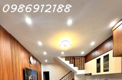 HÀNG HIẾM  KỊCH ĐỘC - PHÚ ĐÔ -  Ô TÔ ĐỖ CỬA 52M2, 9.6 TỶ -  SỔ NỞ HẬU